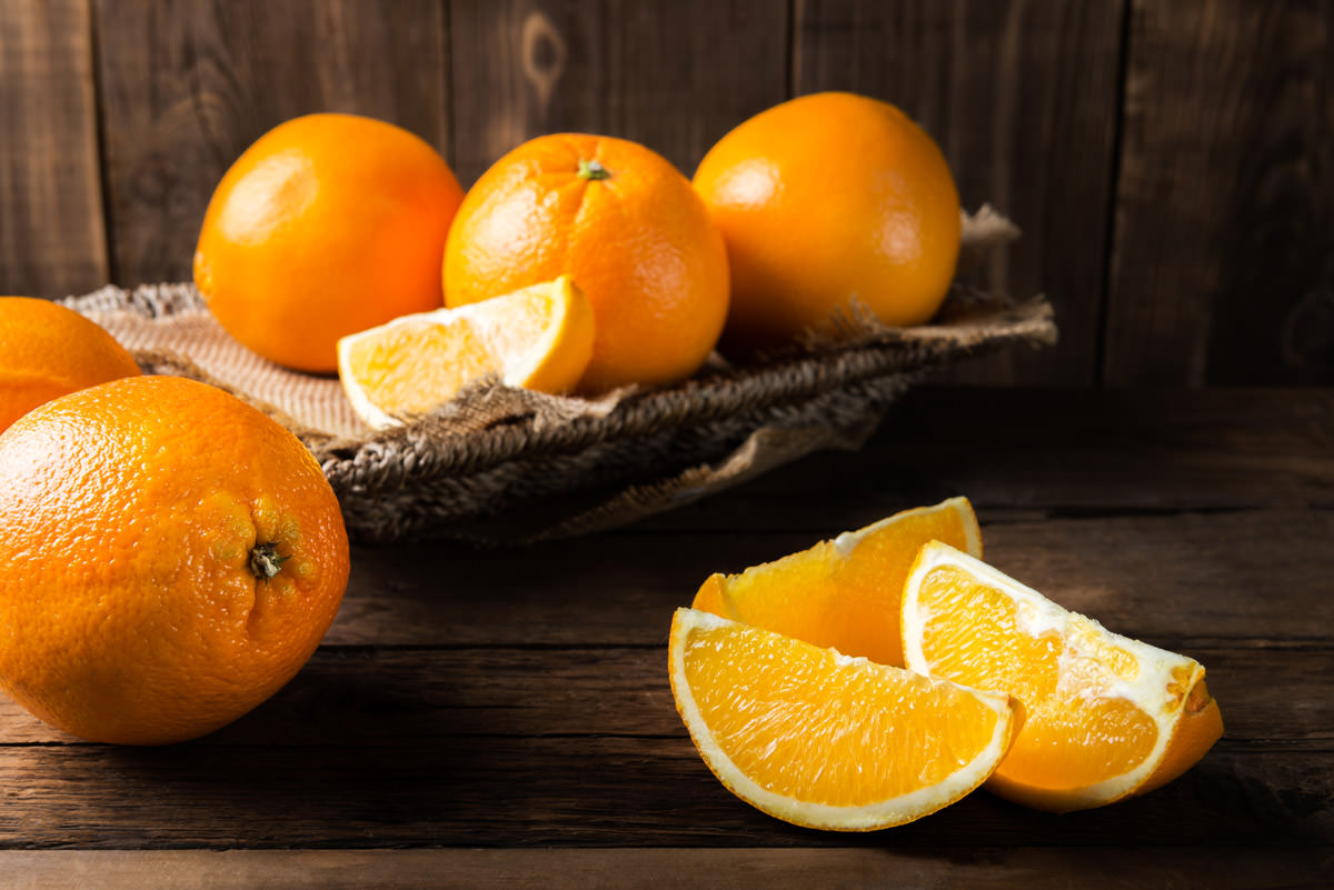 They like oranges. Зрелый апельсин. Апельсин стоковое фото. Кусочек апельсина фото.